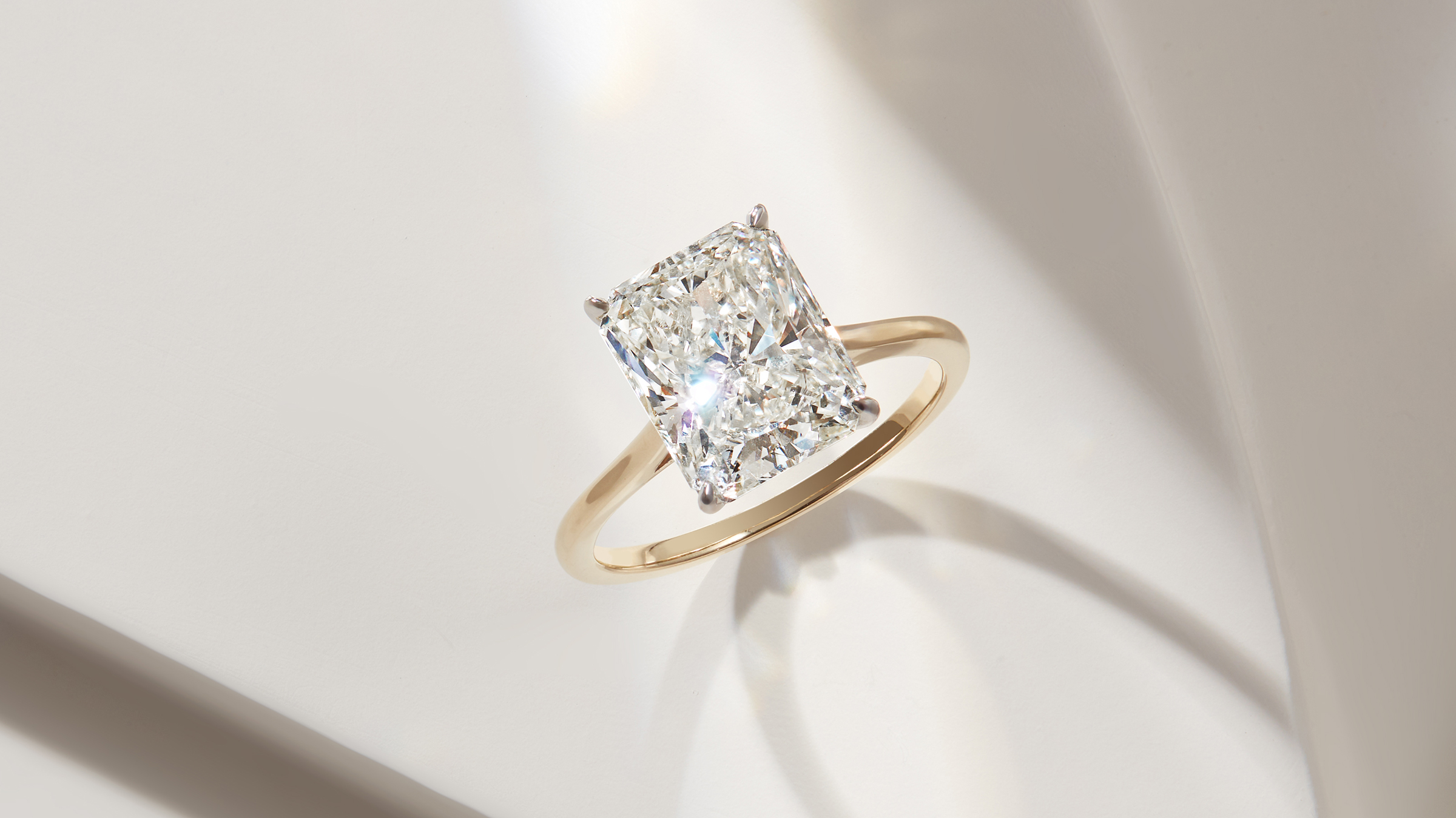 luxury jewelry jewelery photographer diamond solitaire engagement ring photography